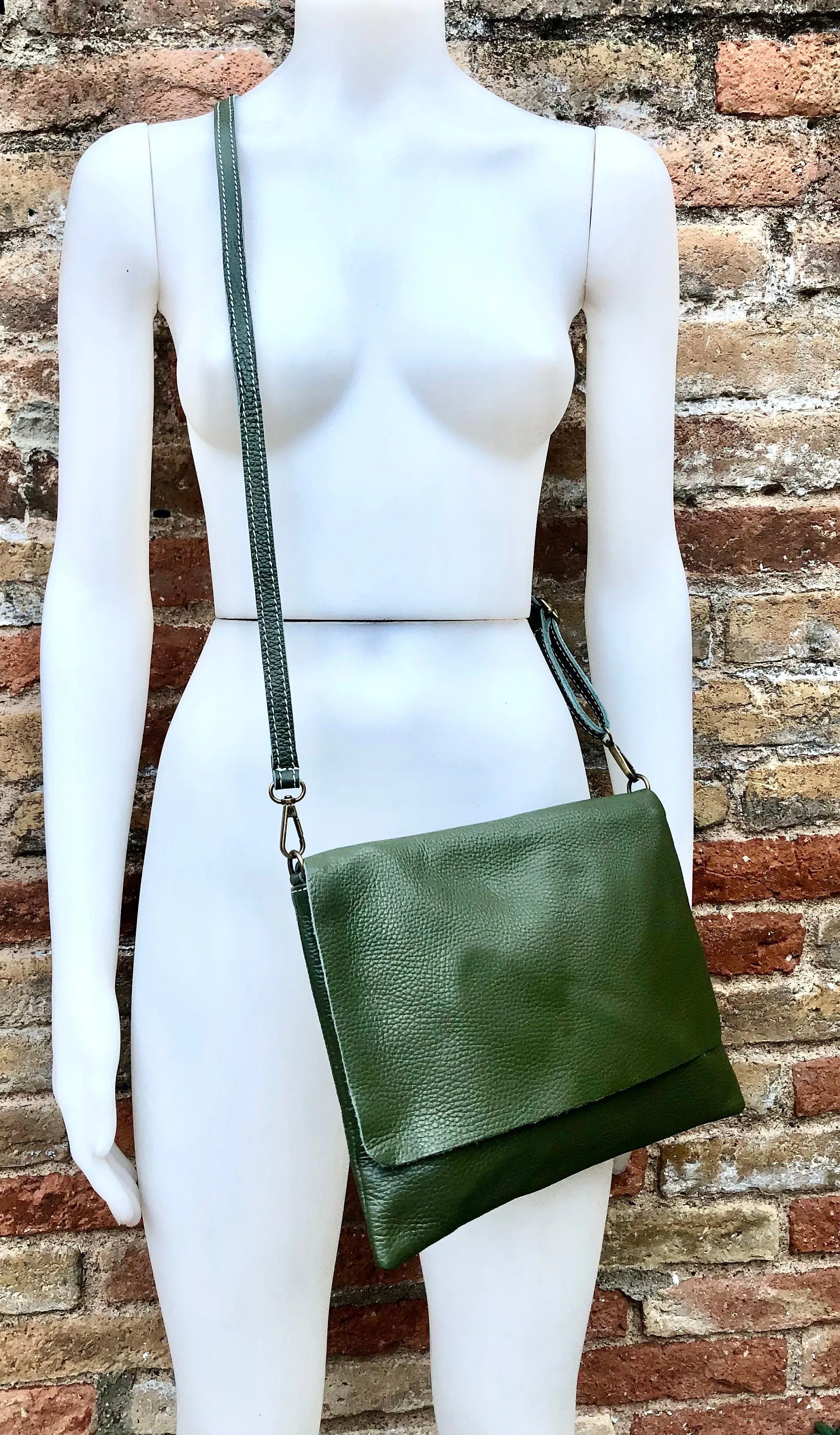 Dark GREEN cross body / shoulder bag. Genuine leather bag. Medium sized flat messenger bag with zipper   adjustable strap. Khaki green purse