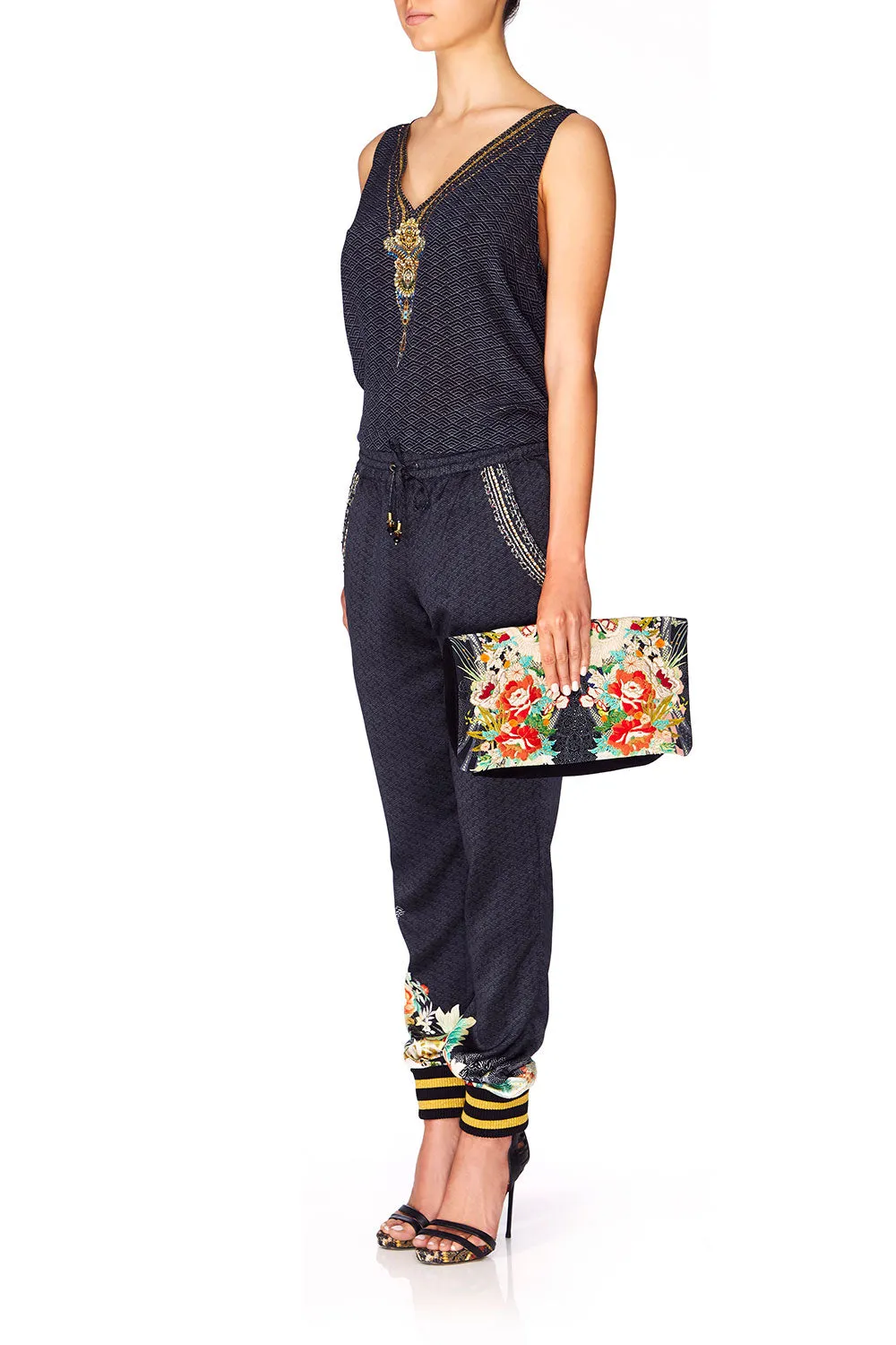 EMBELLISHED CLUTCH QUEEN OF KINGS