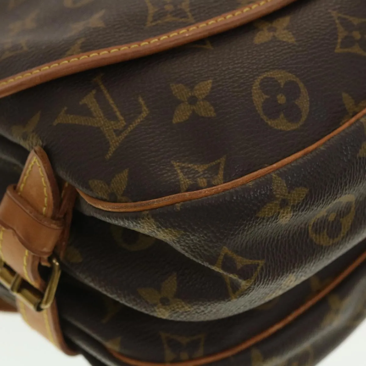 LOUIS VUITTON Monogram Saumur 30 Shoulder Bag M42256 LV Auth 40300