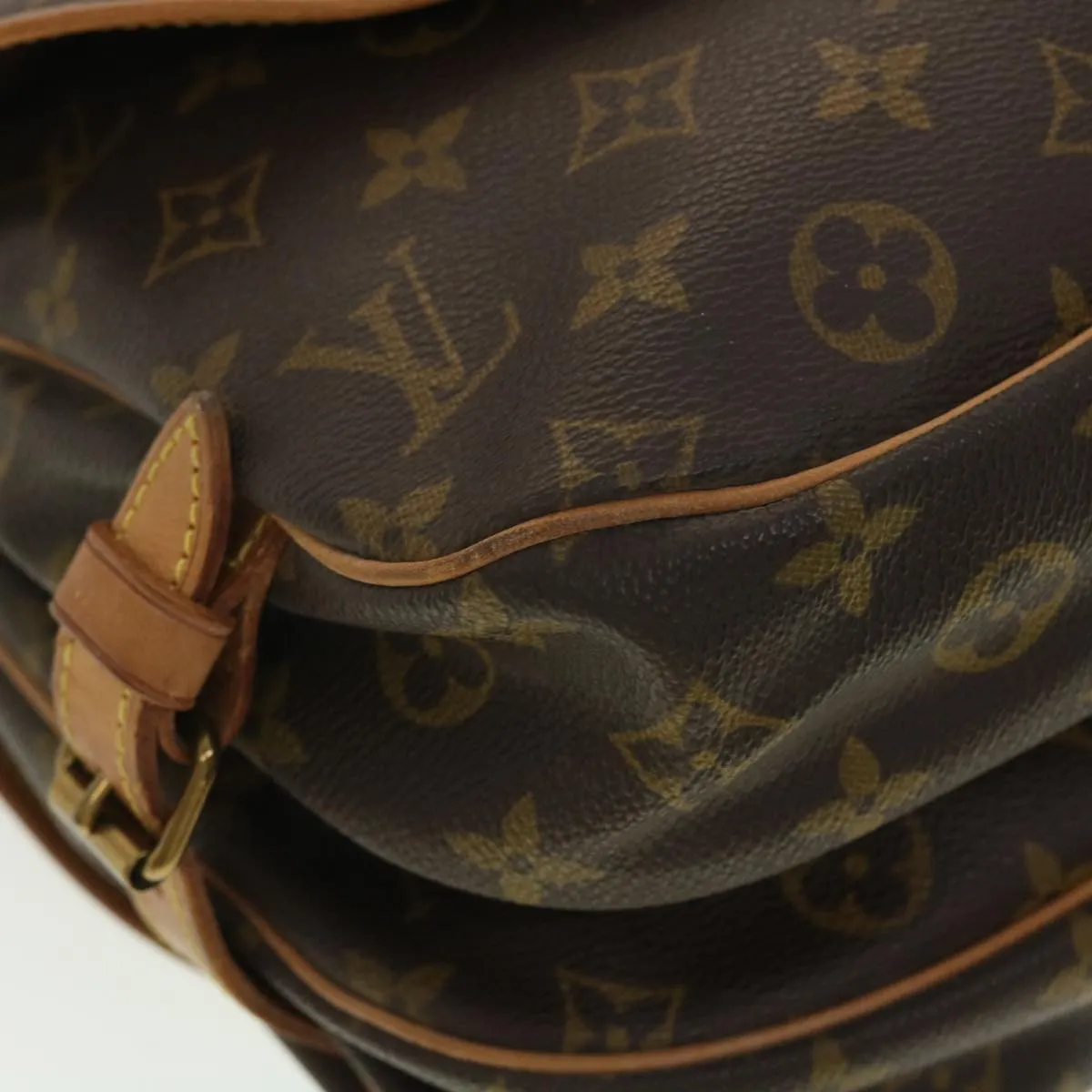 LOUIS VUITTON Monogram Saumur 30 Shoulder Bag M42256 LV Auth 40300