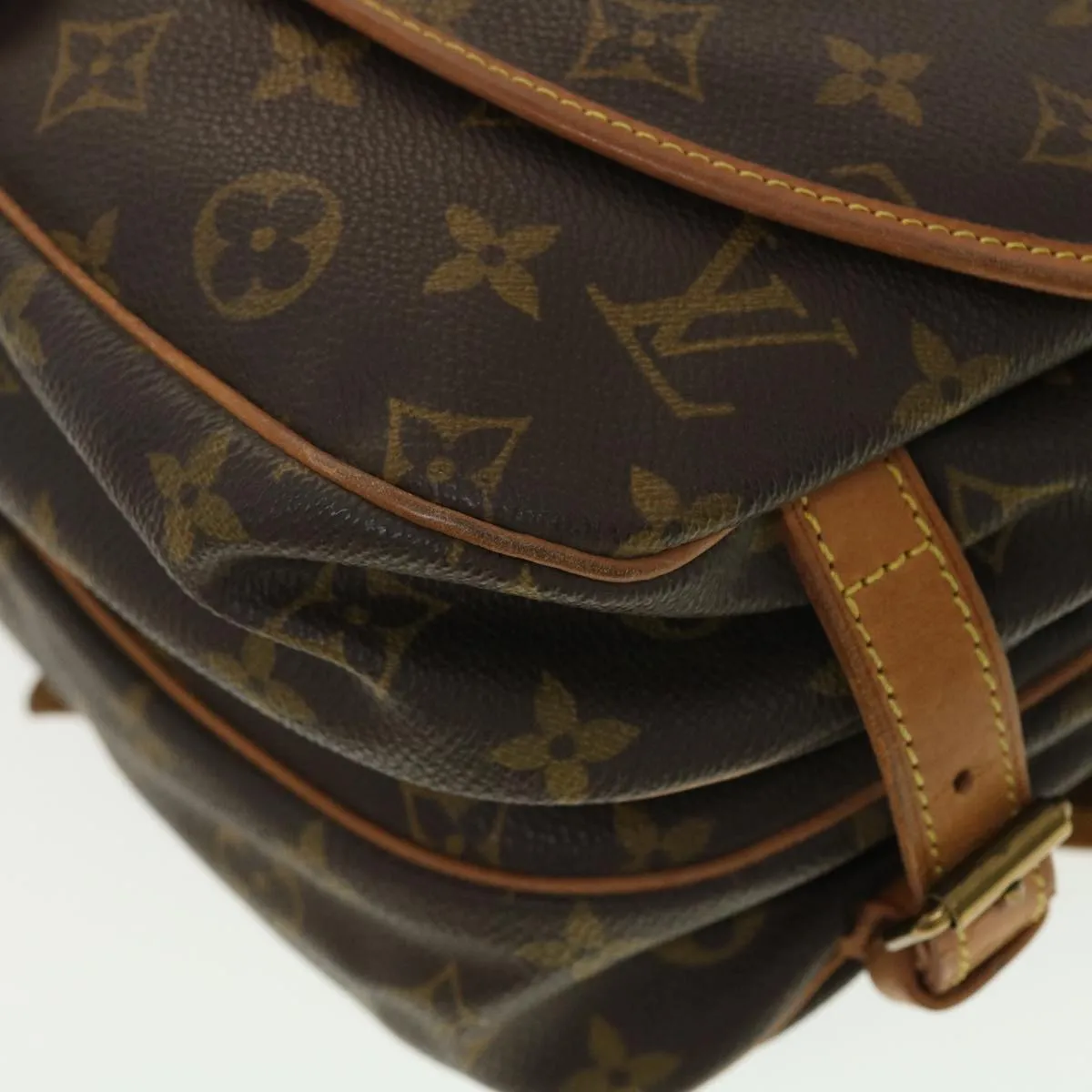 LOUIS VUITTON Monogram Saumur 30 Shoulder Bag M42256 LV Auth 40300