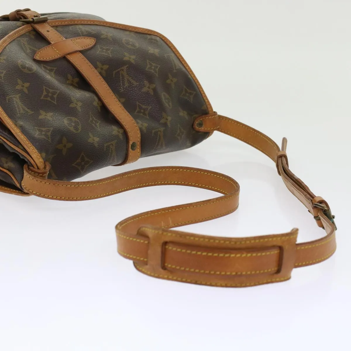 LOUIS VUITTON Monogram Saumur 30 Shoulder Bag M42256 LV Auth 49331