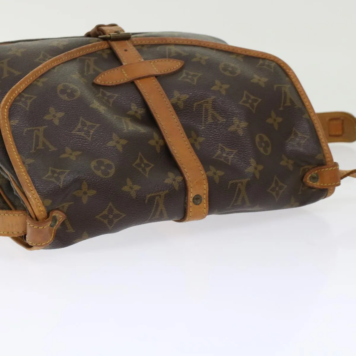 LOUIS VUITTON Monogram Saumur 30 Shoulder Bag M42256 LV Auth 49331