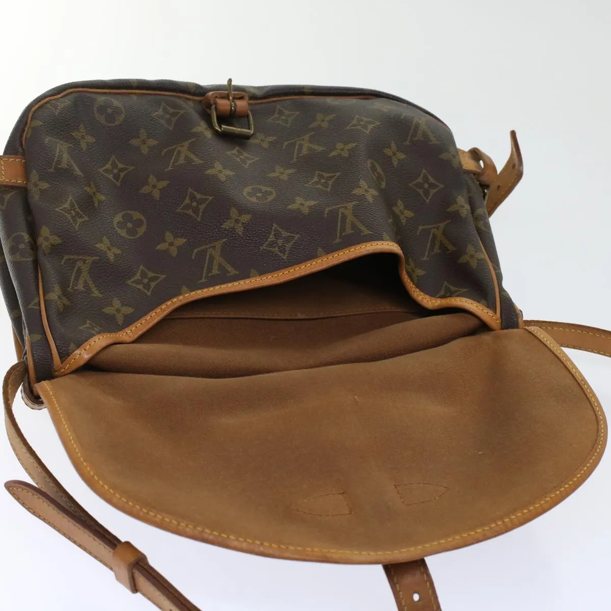 LOUIS VUITTON Monogram Saumur 30 Shoulder Bag M42256 LV Auth 49331