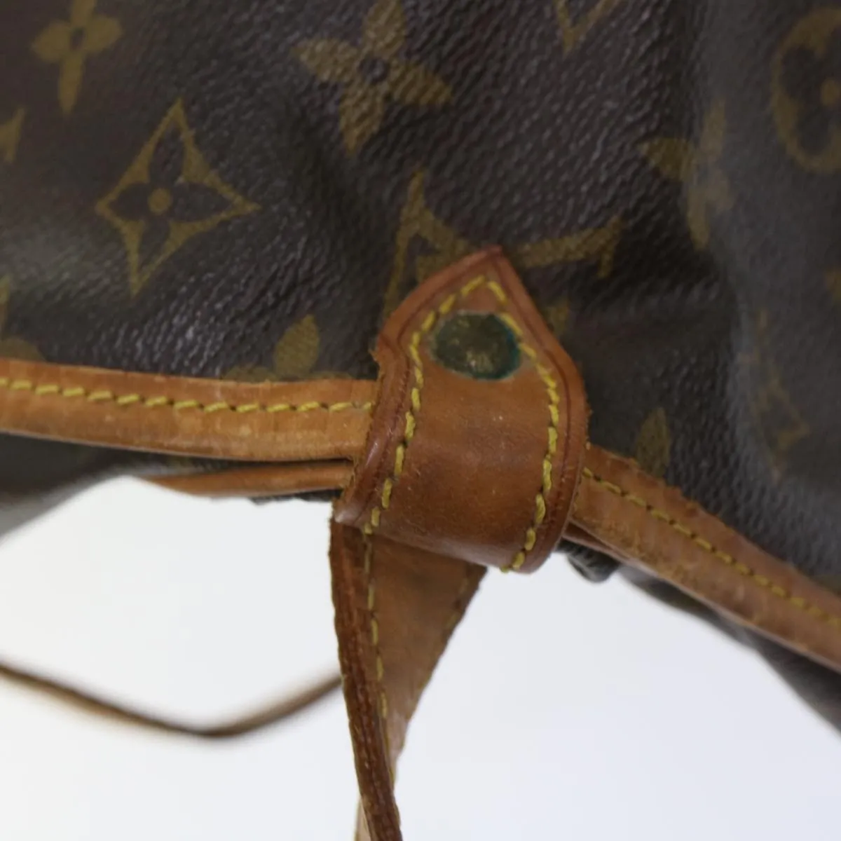 LOUIS VUITTON Monogram Saumur 30 Shoulder Bag M42256 LV Auth 49331