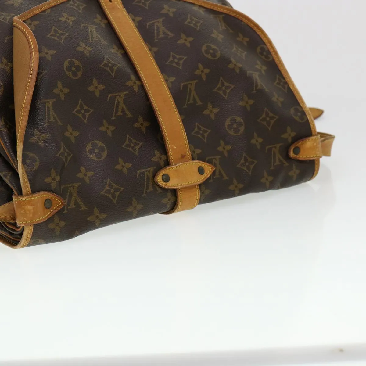LOUIS VUITTON Monogram Saumur 35 Shoulder Bag M42254 LV Auth 40585
