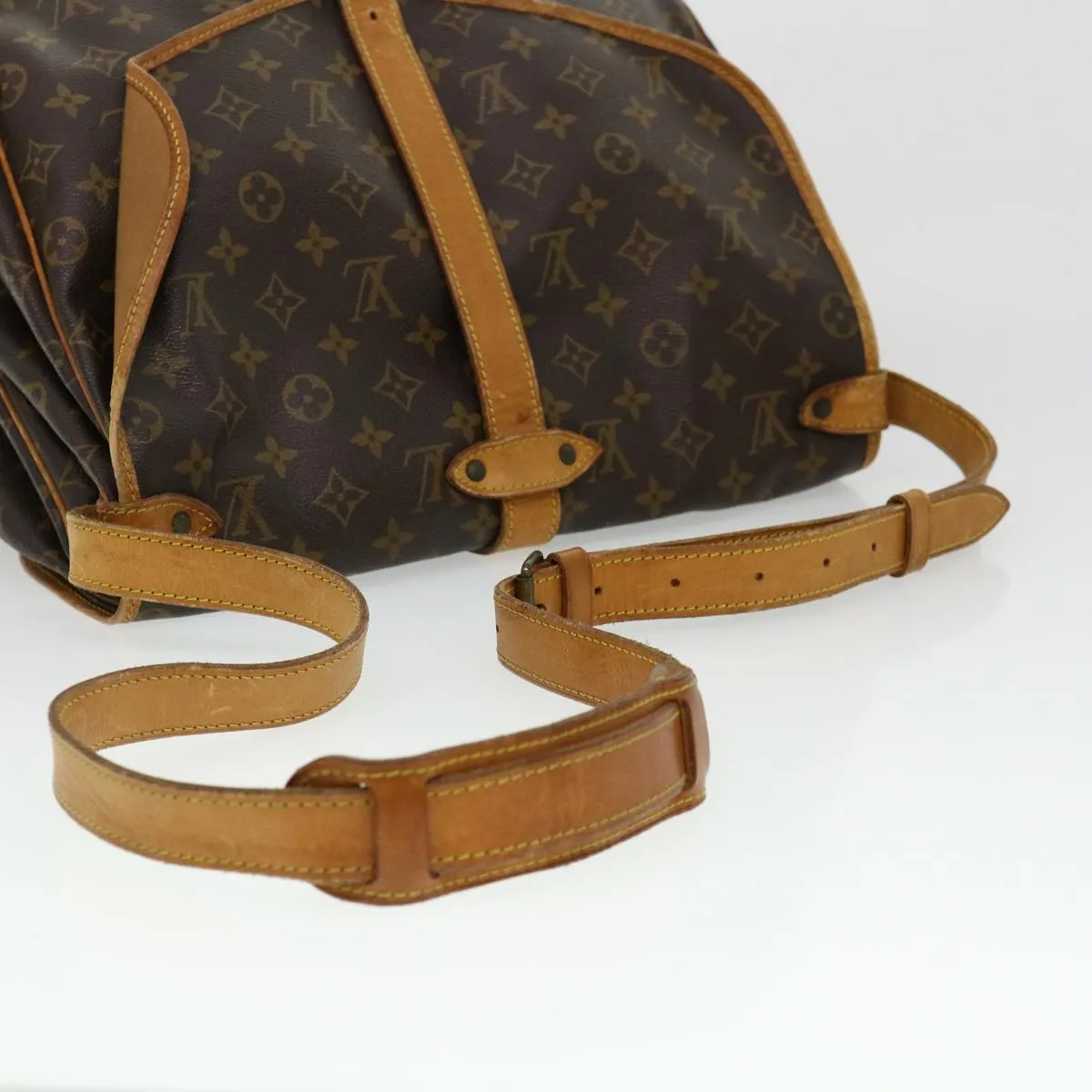 LOUIS VUITTON Monogram Saumur 35 Shoulder Bag M42254 LV Auth 40585