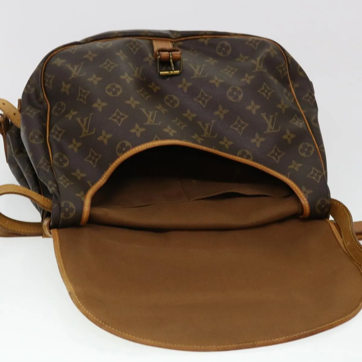 LOUIS VUITTON Monogram Saumur 35 Shoulder Bag M42254 LV Auth 40585