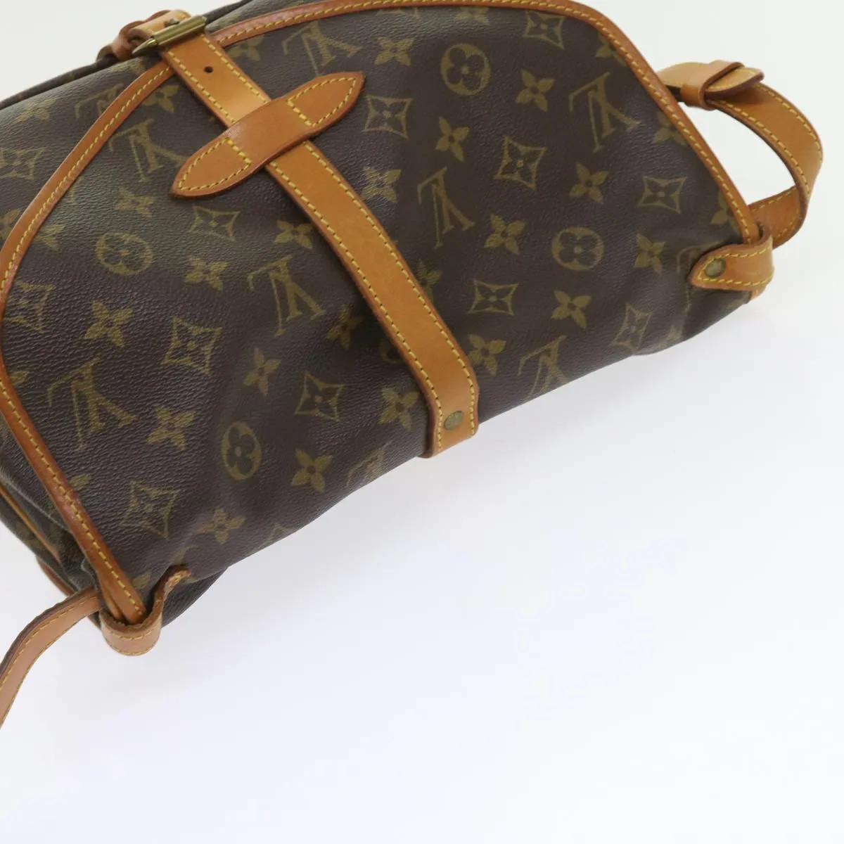 Louis Vuitton Saumur  Canvas Shoulder Bag ()