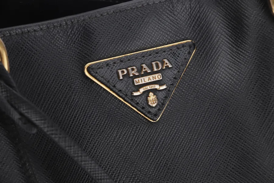 PRADA TOTE BAG NERO SAFFIANO LUX (BN1844) GOLD HARDWARE WITH CARD