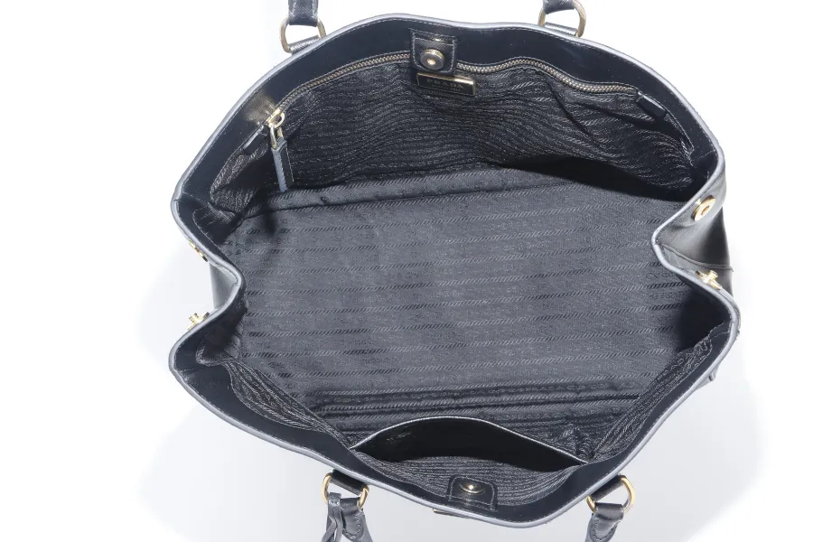 PRADA TOTE BAG NERO SAFFIANO LUX (BN1844) GOLD HARDWARE WITH CARD