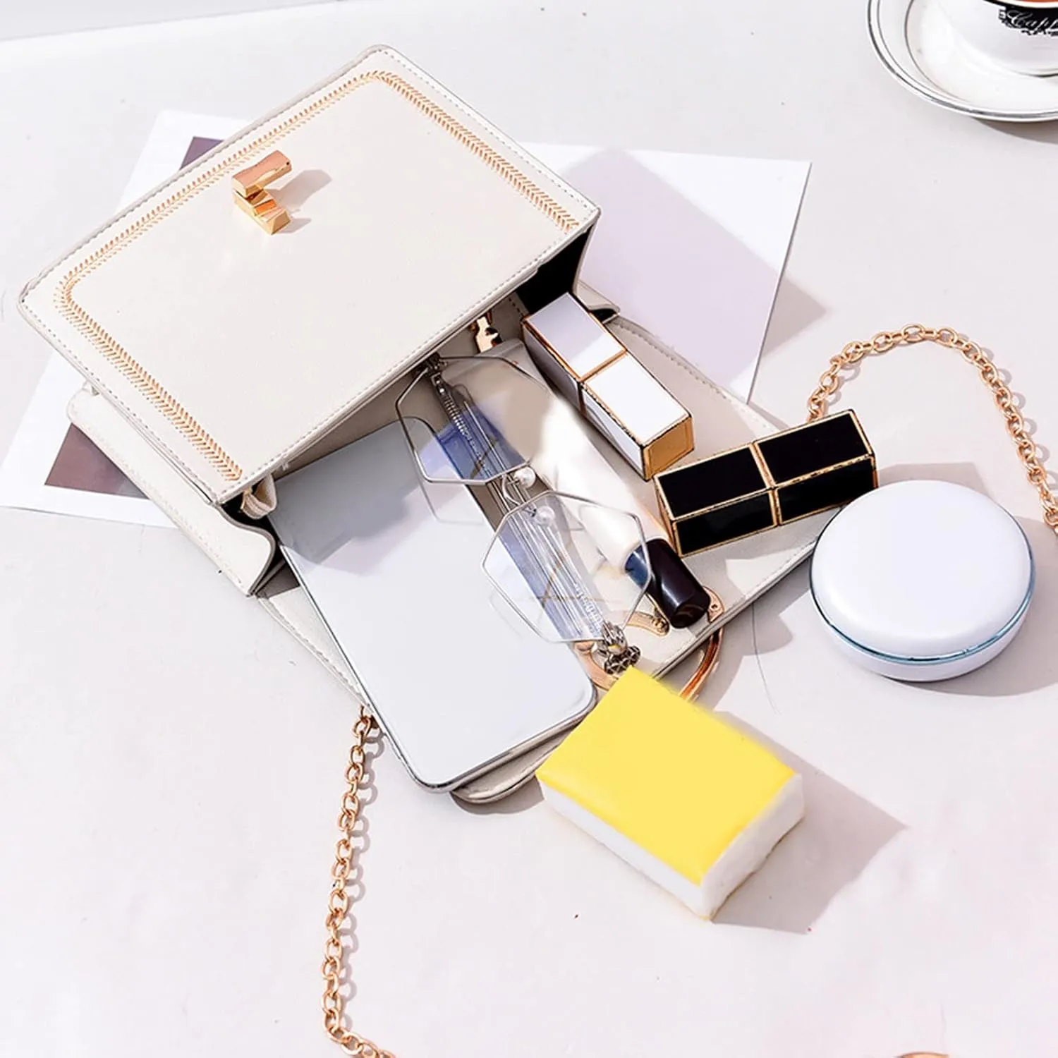 The Version Chain Bag With Lock Buckle Is Fashionable Simple And Versatile One Shoulder Crossbody Bag (White, One Size)
